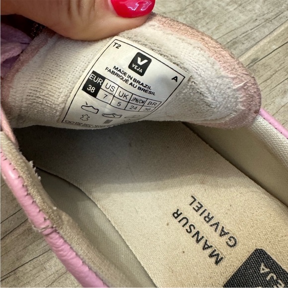 Veja Leather Sneakers - Picture 5 of 5